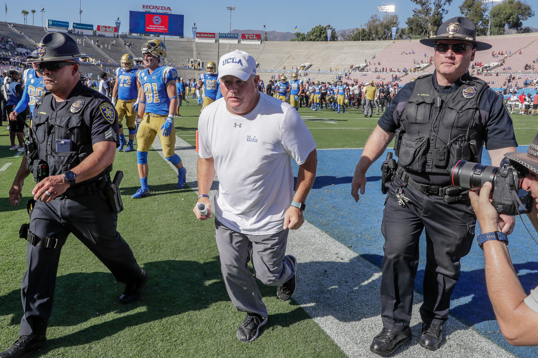 Time to hit panic button at Tennessee, UCLA
